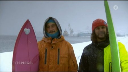 Первый канал Германии: Русские сёрферы самые суровые в мире [Голос Германии]  - (видео)