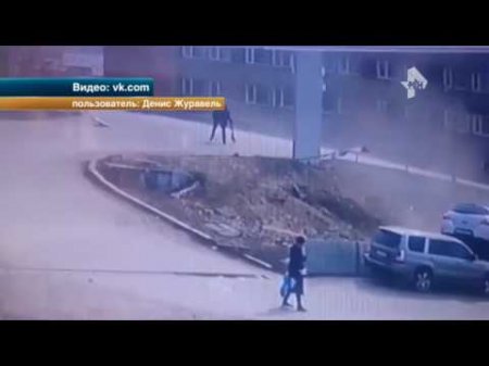 Водитель на огромной скорости сбил пешехода во Владивостоке, а тот встал на ноги  - (видео)