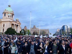 В Сербии третий день продолжаются массовые протесты после победы на выборах «друга Путина» - (видео)