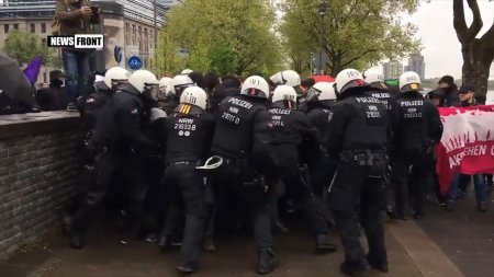 Массовые протесты в Германии во время съезда «Альтернативы для Германии»  - (видео)