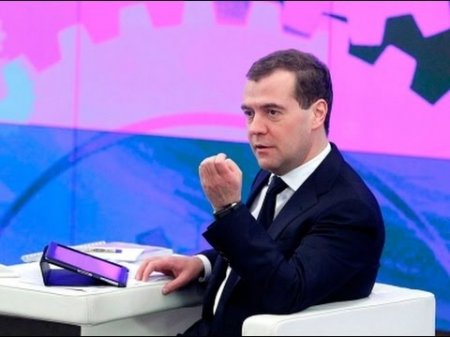 Медведев назвал основные достижения России в социальной сфере  - (видео)
