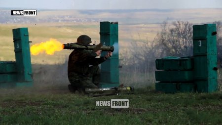 Народная милиция ЛНР показала подготовку будущих огнеметчиков  - (видео)