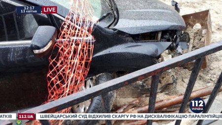 Нетрезвый работник автосервиса разбил чужой автомобиль во Львове  - (видео)