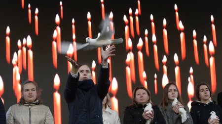 #ПитерМыСТобой: в Москве почтили память жертв теракта в метро Петербурга (ВИДЕО 360)  - (видео)
