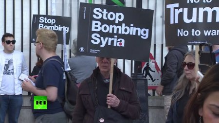 «Позор Трампу! Позор Мэй!» — в Лондоне прошёл митинг против атаки на авиабазу в Сирии  - (видео)