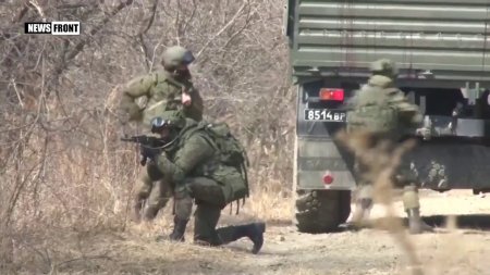 Тактическое учение с подразделениями специального назначения ВВО в Хабаровске  - (видео)