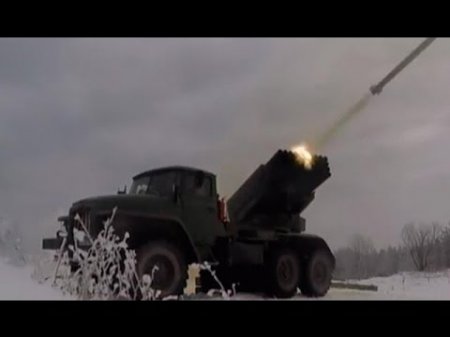 Удар «Града»: кадры боевых стрельб артиллеристов ВВО  - (видео)
