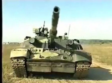 Украина наращивает бронетанковую группировку на Донбассе  - (видео)