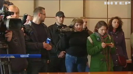 В Одессе устроили распродажу водительских удостоверений  - (видео)