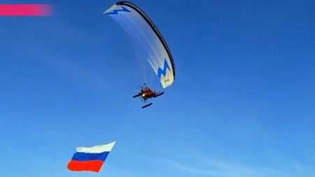 В России запретили летать чемпиону мира по парапланеризму  - (видео)
