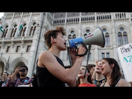 Венгры не хотят расставаться с университетом Сороса  - (видео)