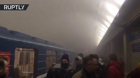 Видео с задымлённой станции «Сенная площадь» петербургского метро  - (видео)