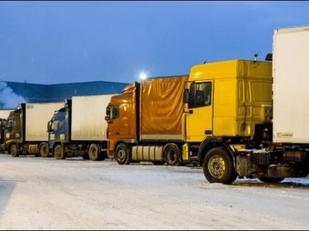 Военно Грузинская дорога закрыта для большегрузов  - (видео)