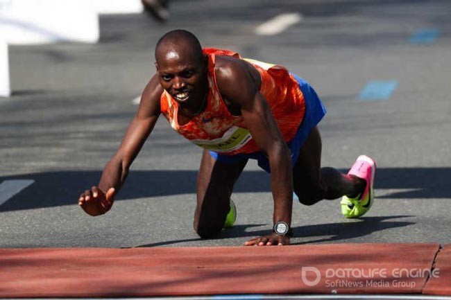 Кенийский марафонец ползком добрался до финиша и занял второе место (+Видео) - «Новости спорта»