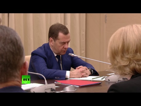 Путин проводит совещание с членами правительства  - (видео)