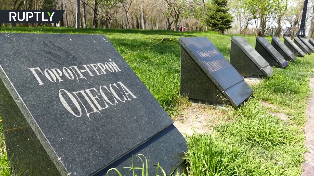 В Одессе осквернили памятники Великой Отечественной войны  - (видео)