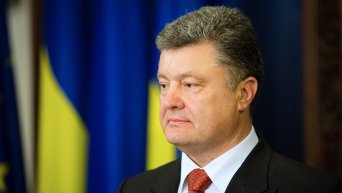 Ветеран "Азова" отказался пожать руку Порошенко. Видеофакт - «Видео - Украина»