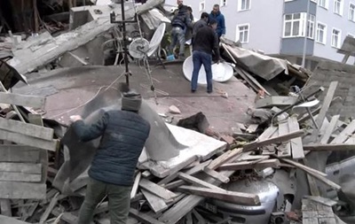 Опубликовано видео момента обрушения многоэтажки в Стамбуле - (видео)