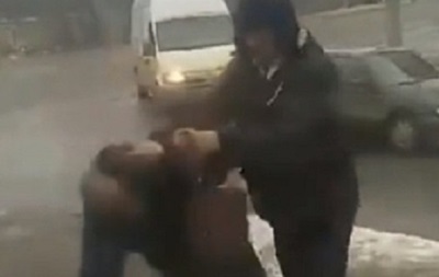 В Черновцах маршрутчик избил ветерана АТО - (видео)