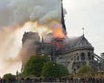 Во Франции загорелся Собор Парижской Богоматери (прямая трансляция) - «Видео - Украина»