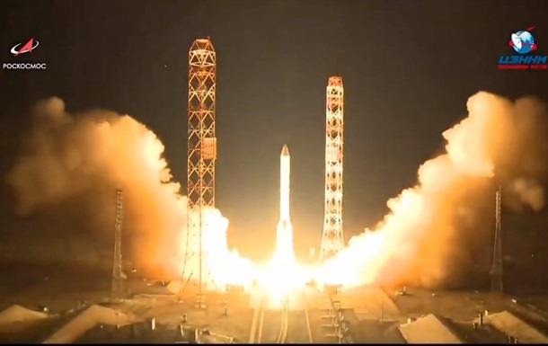 Россия запустила ракету Протон с самым мощным спутником связи - (видео)