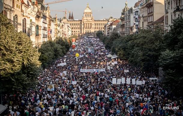 В Праге крупнейшая за тридцать лет акция протеста - (видео)