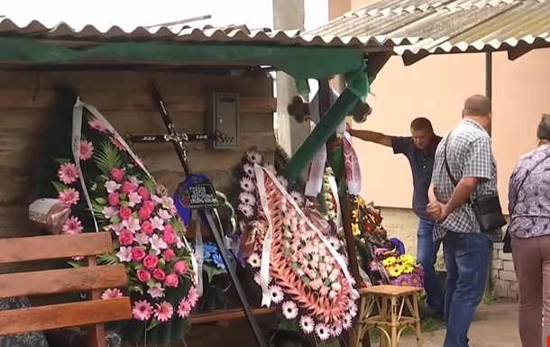 В Переяславе похоронили убитого мальчика - (видео)