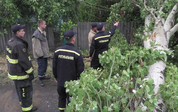 В Украине из-за непогоды пострадали семь областей - (видео)