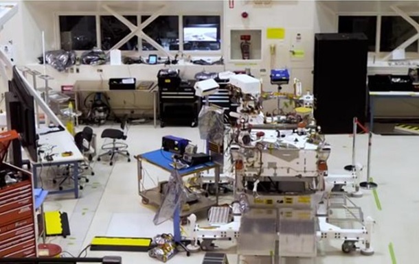 NASA транслирует сборку марсохода в прямом эфире - (видео)
