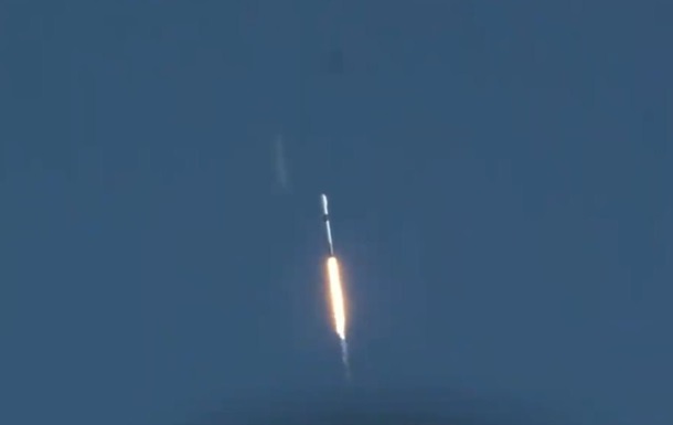 SpaceX запустила ракету Falcon 9 с тремя спутниками - (видео)