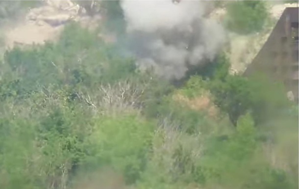 Военный показал уничтожение укреплений сепаратистов - (видео)