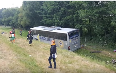 Украинский автобус попал в ДТП в Польше - (видео)