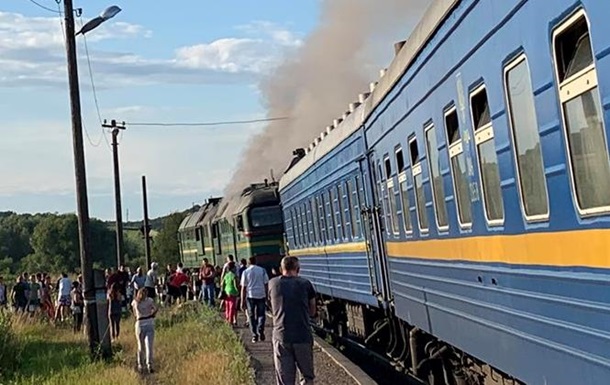 Пожар в поезде Ворохта-Кременчуг: пассажиры самостоятельно тушили огонь - (видео)