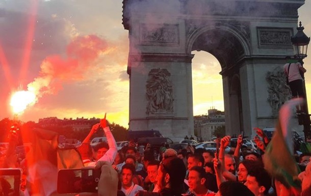 Футбольные фанаты устроили погром в Париже - (видео)