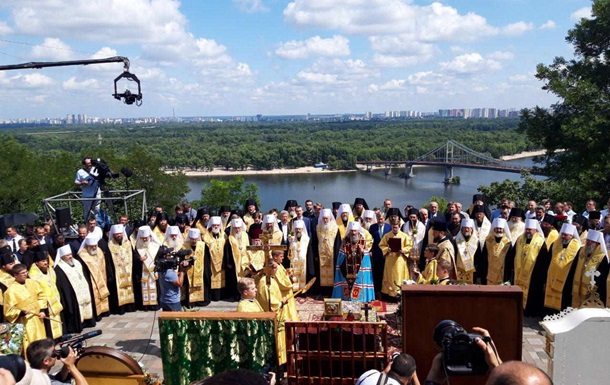 День крещения Руси: в Киеве начался молебен - (видео)