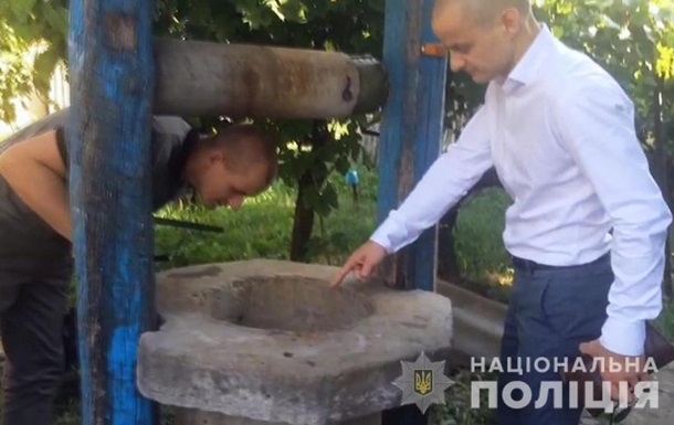 В Одесской области мужчина бросил тещу брата в колодец - (видео)