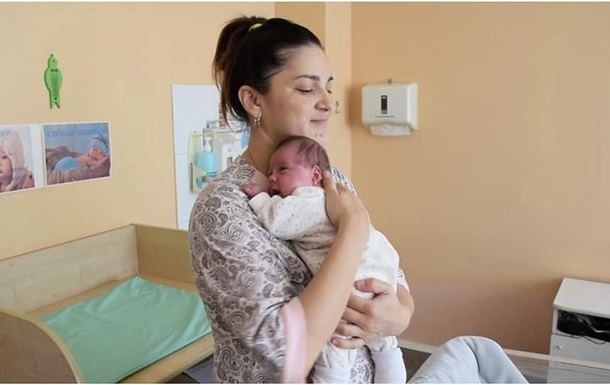В Казахстане женщина родила двух детей с разницей в два месяца - (видео)