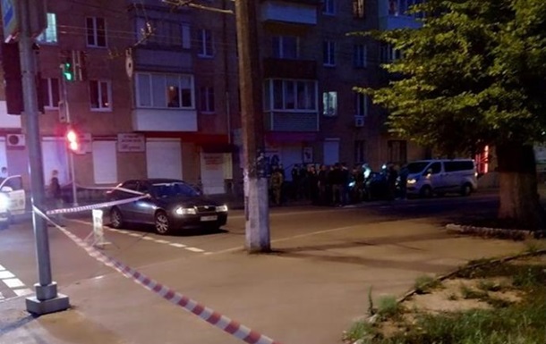 В Чернигове убили двух человек и украли автомобиль - (видео)