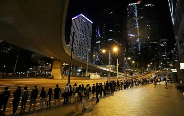 Жители Гонконга устроили живую цепь на 45 км - (видео)