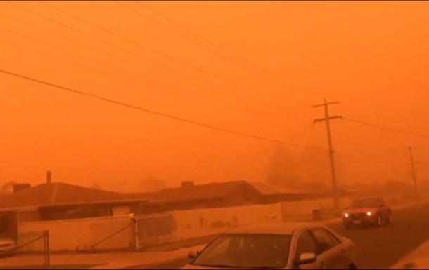 Город в Австралии накрыла пылевая буря - (видео)