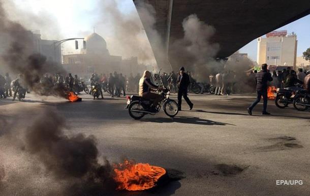 По совету МВФ. Почему Иран поглотили протестыСюжет - (видео)