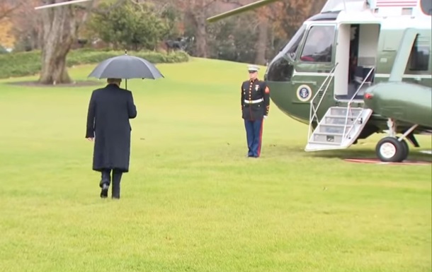 Трамп едва не забыл супругу, садясь в вертолет - (видео)