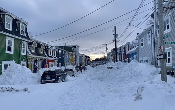 В Канаде выпало почти три метра снега - (видео)