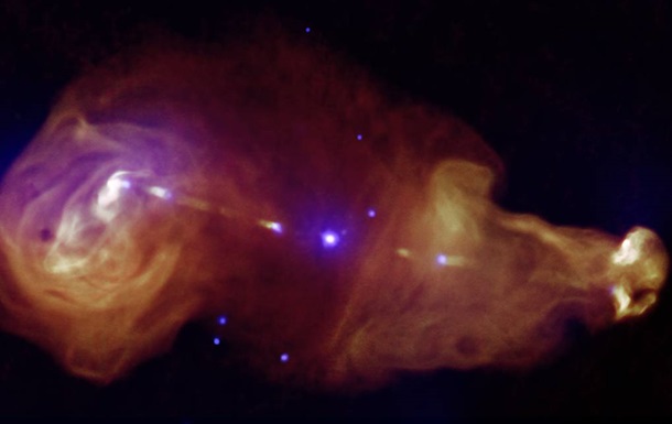 Астрономы зафиксировали "таинственное" поведение черной дыры - (видео)