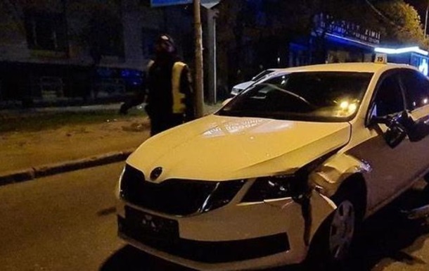 В Киеве Skoda Octavia насмерть сбила пешехода − СМИ - (видео)