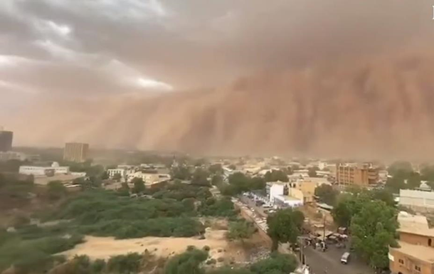 Столицу Нигера накрыла мощная песчаная буря - (видео)