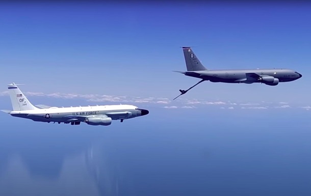 Су-30 перехватил самолеты ВВС США над Черным морем - (видео)