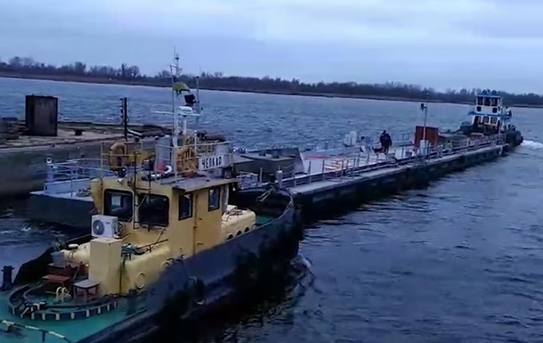 ВМС Украины получили плавучий причал для катеров - (видео)